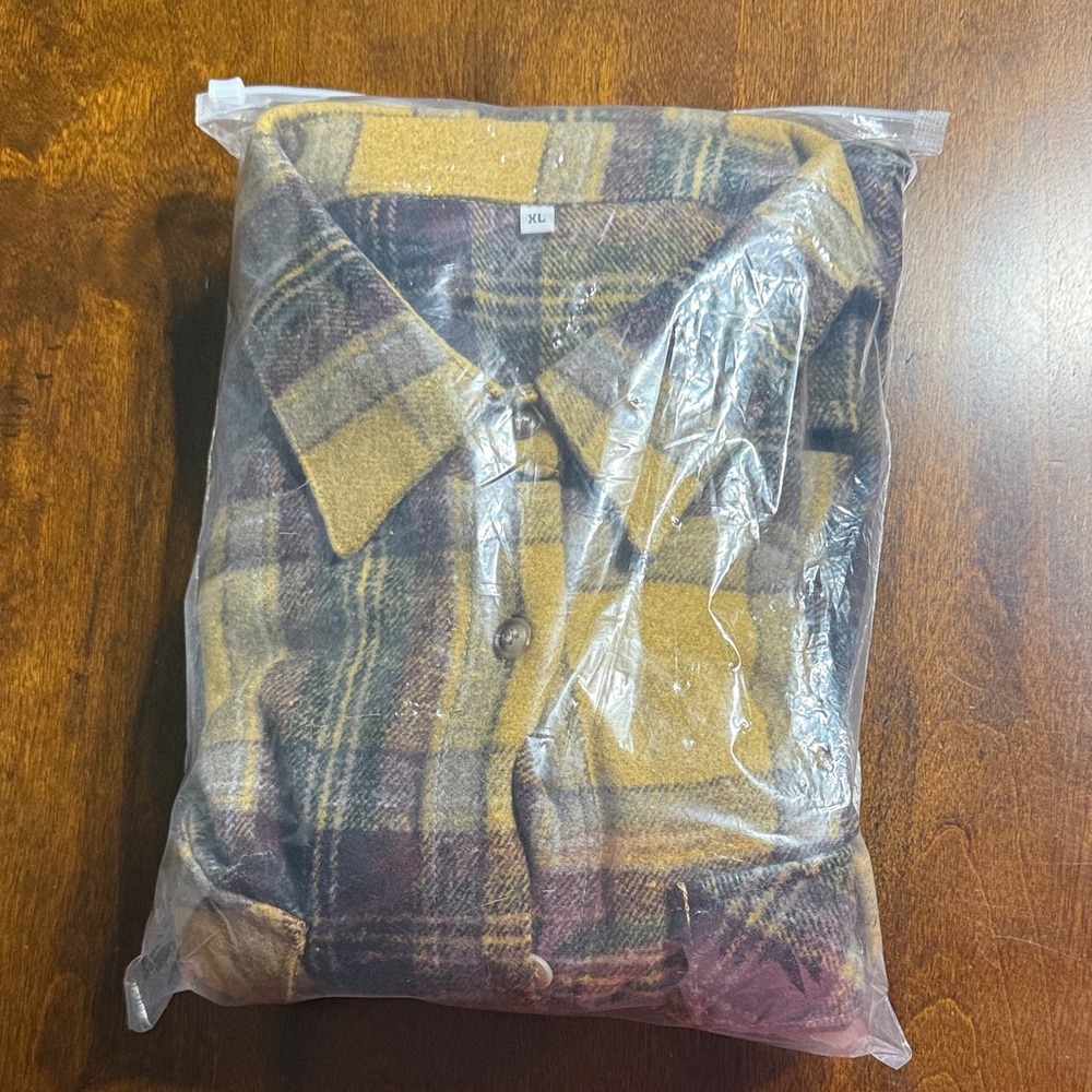Plaid Button-Up Shirt XL
